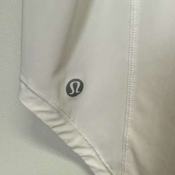 Lululemon Sculpt Tank Top Womens Size 2 White Mesh Cutout Athletic - Picture 5 of 9